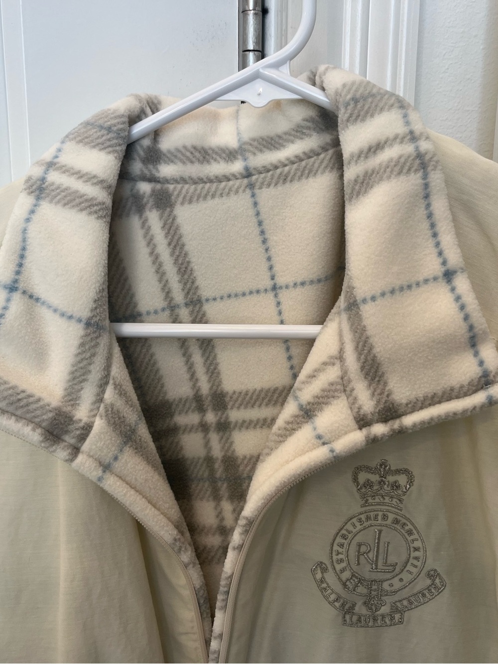 Ralph Lauren Cream Quilted Vest with Plaid Fleece Lining - Picture 4 of 7